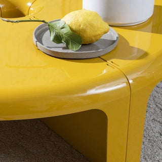 4/4 Table